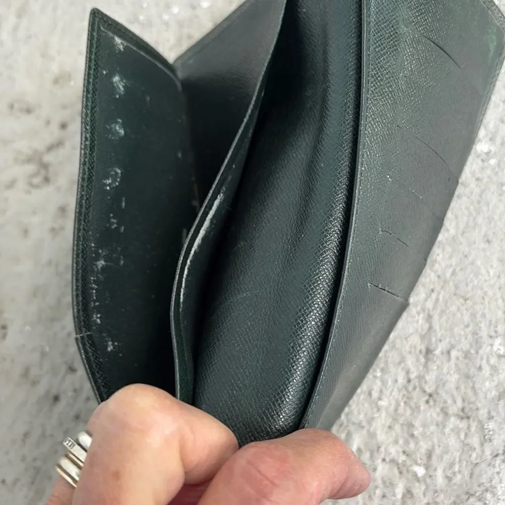 Louis Vuitton this dark